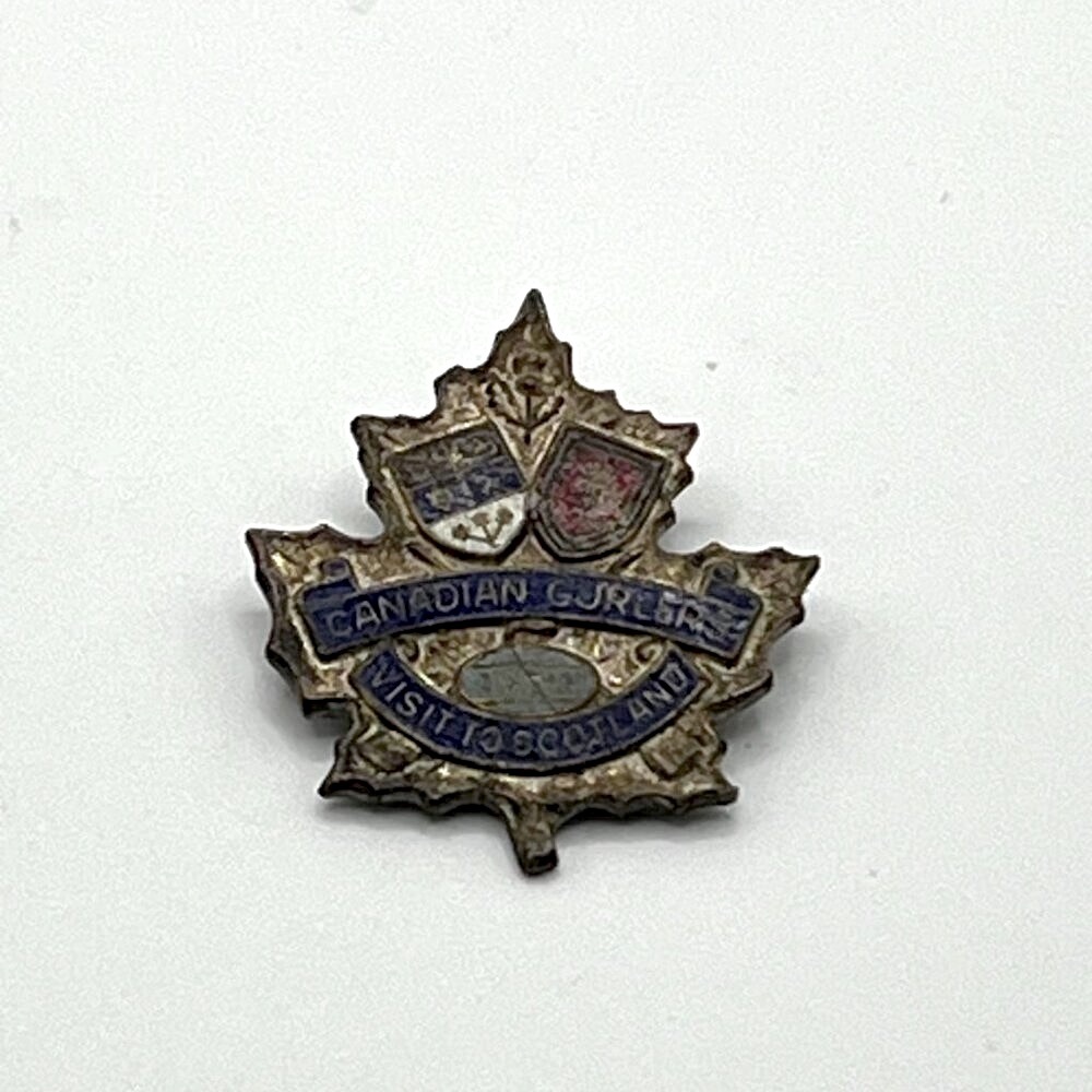 😎LAST CHANCE! $5/OR OFFERS CONSIDERED!💋 1960 Canadian Curlers Scotland Pin Badge